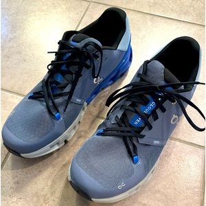 Men’s On Running Cloudflyer Running Shoe, Size 12.5.